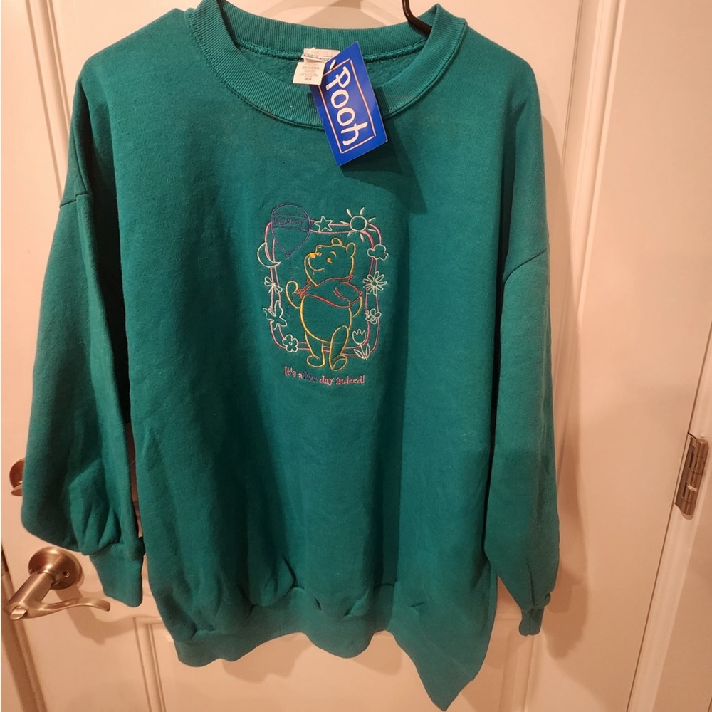 Adorable Vintage crewneck Winnie the Pooh